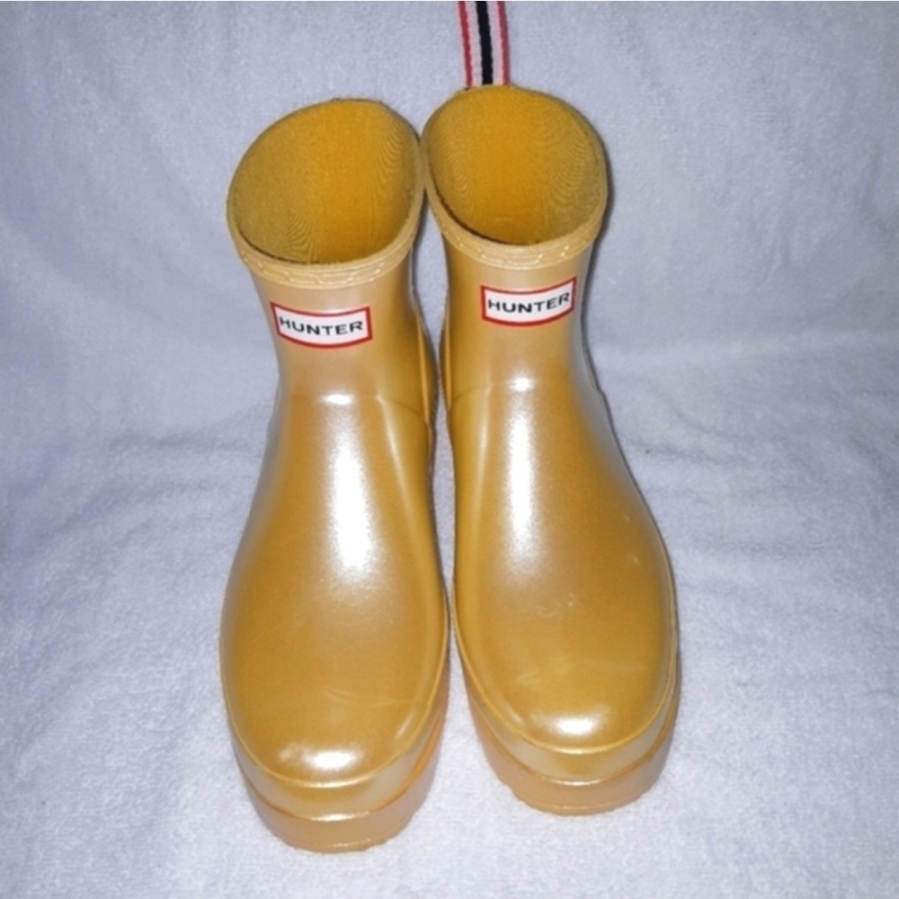 Hunter Nebula Play Short Rain Boot in SUNFLOWER Yellow size 11 US